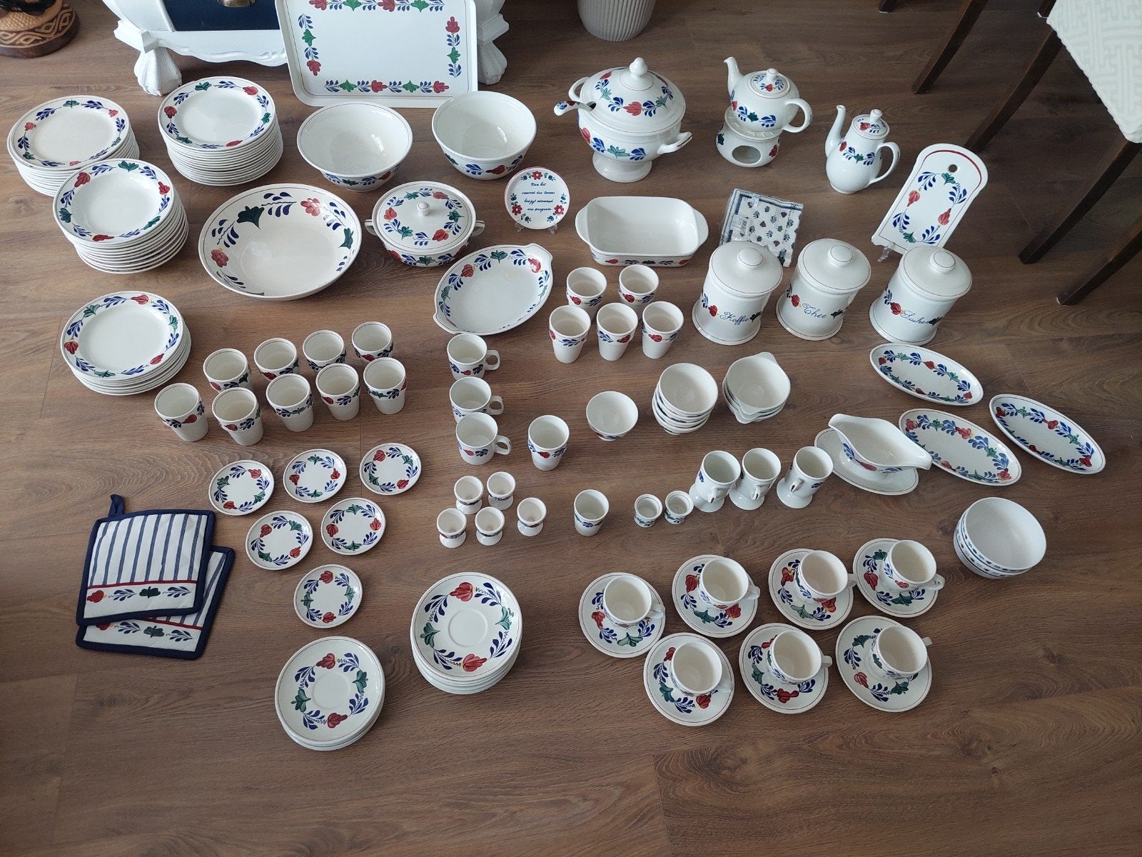 grote hoeveelheid boerenbond servies, Ophalen of Verzenden, Zo goed als nieuw, Royal Boch, Porselein