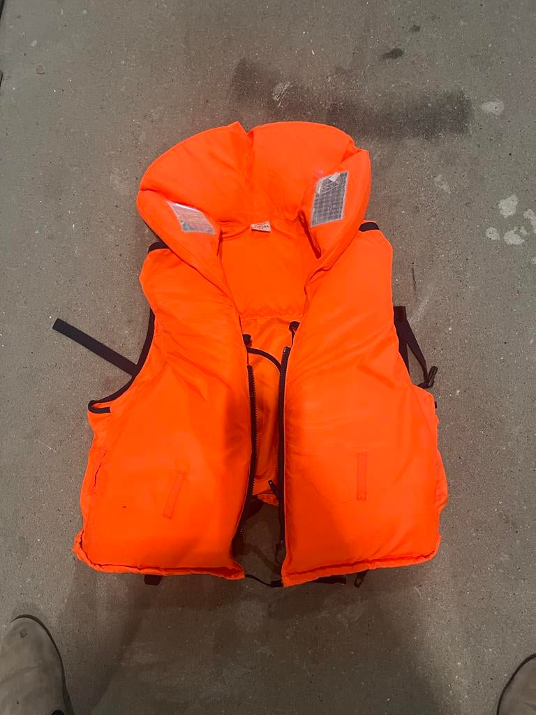 Reddingsvest 50-70 kg, 100N, Ophalen of Verzenden, Zo goed als nieuw, Dame of Heer, Reddingsvest of Zwemvest