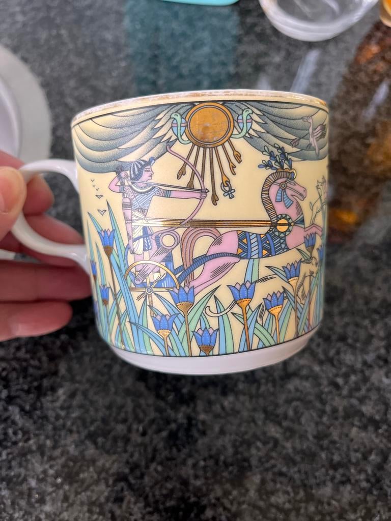 Fijne Royal Porselein Beker met Egyptisch Design, Ophalen of Verzenden, Zo goed als nieuw