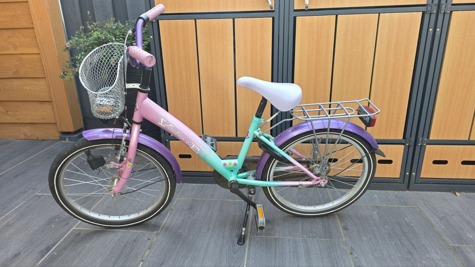 Vrolijke paars met groene 20 inch Volare fiets, Fietsen en Brommers, Ophalen, Terugtraprem, Gebruikt, Volare