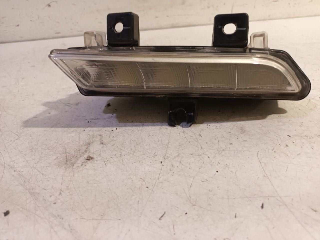 Mistlamp links Renault Clio, Onderdelen@venauto.nl, Van der Ven Autorecycling B.V., Gebruikt, Ettenseweg 76, 4706 PB Roosendaal, The Netherlands