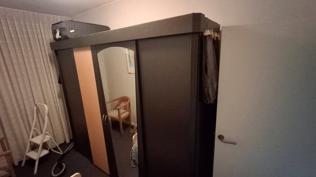 Kledingkast Roermond (br 250 cm, hoog 220 cm en diep 60cm), Ophalen, Met deur(en), Gebruikt, 200 cm of meer