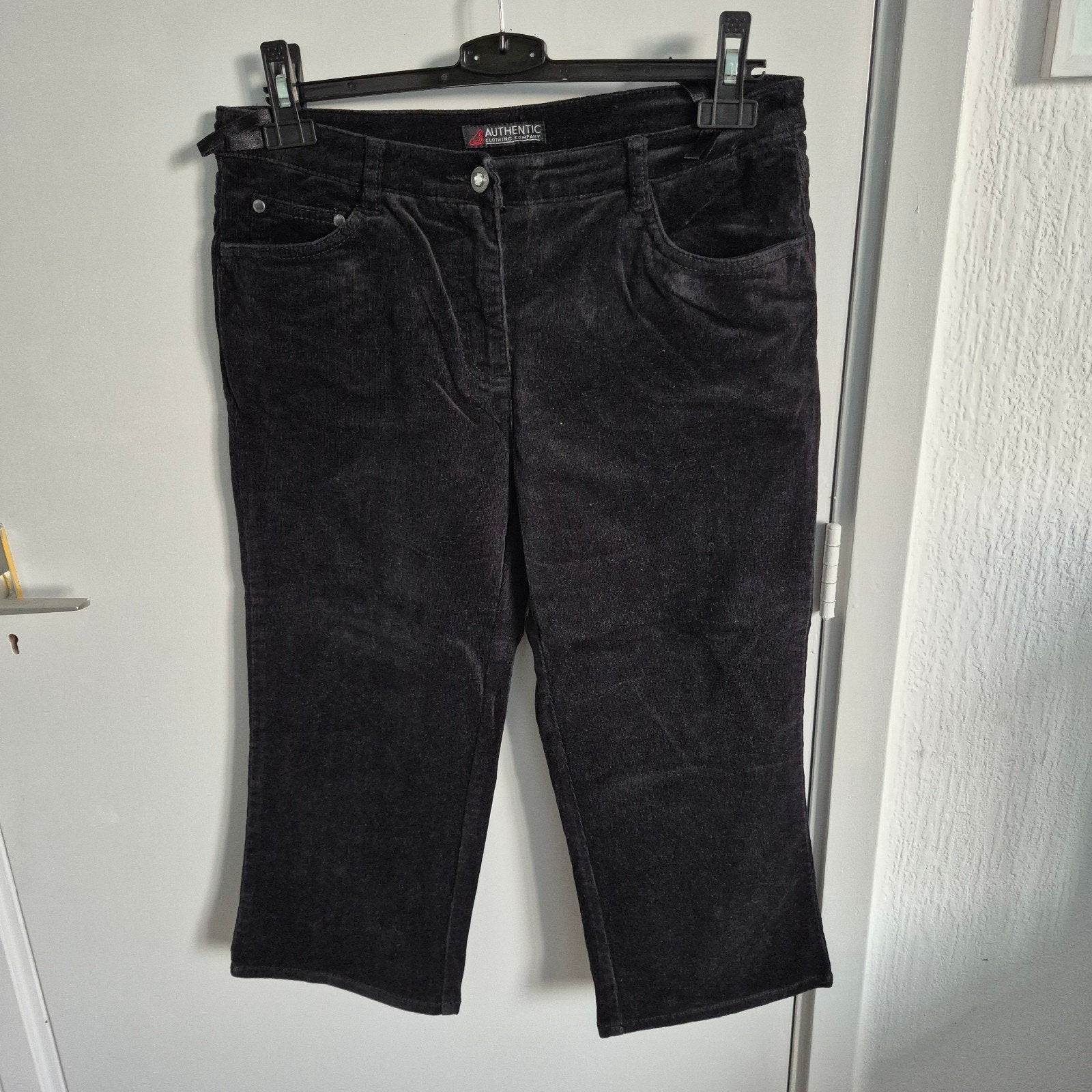 AUTHENTIC zwarte ribbroek, onder de knie, maat 38, zgan, Kleding | Dames, Broeken en Pantalons, Maat 38/40 (M), Zwart, Ophalen of Verzenden