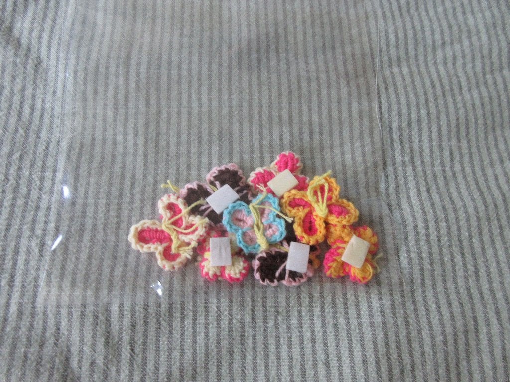 zakje gehaakte vlindertjes met stickertje nieuw, Ophalen of Verzenden, Nieuw, Versiering of Embellishment