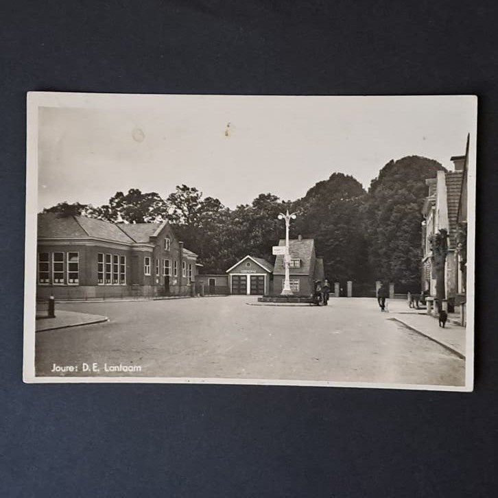 Fotoglanskaart Joure Friesland Midstraat met D.E.Lantaarn, Verzamelen, Ansichtkaarten | Nederland, Verzenden, 1940 tot 1960, Gelopen