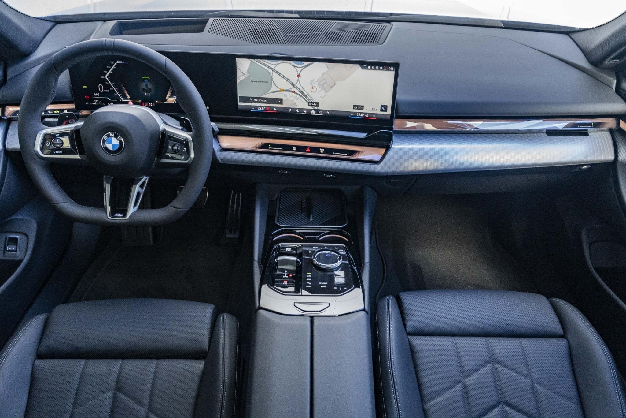 BMW 5-serie 520i High Executive | M Sportpakket Pro | Innova, Auto's, Automaat, 1998 cc, Stoelverwarming, Blauw