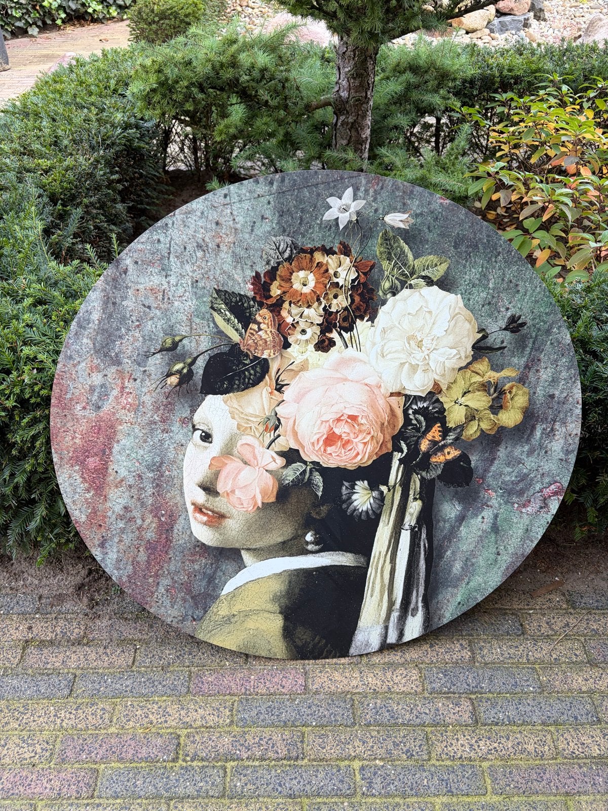 Wandcirkel 'Dame met Bloemen' - Unieke Wanddecoratie, Ophalen, Meerkleurig, Zo goed als nieuw, Kunststof
