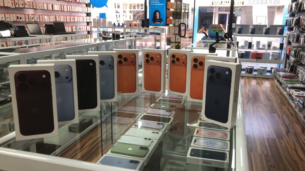 iphone 17 Pro Silver / Orange / Blue /  iphone 17e  Pink, Ophalen of Verzenden, Overige typen
