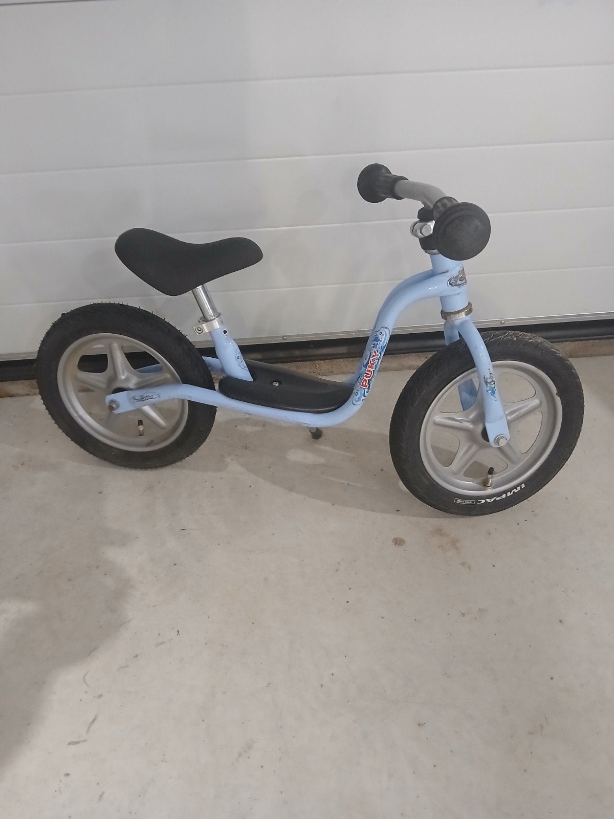 Puky loopfiets met luchtbanden, Ophalen, Zo goed als nieuw, Loopfiets