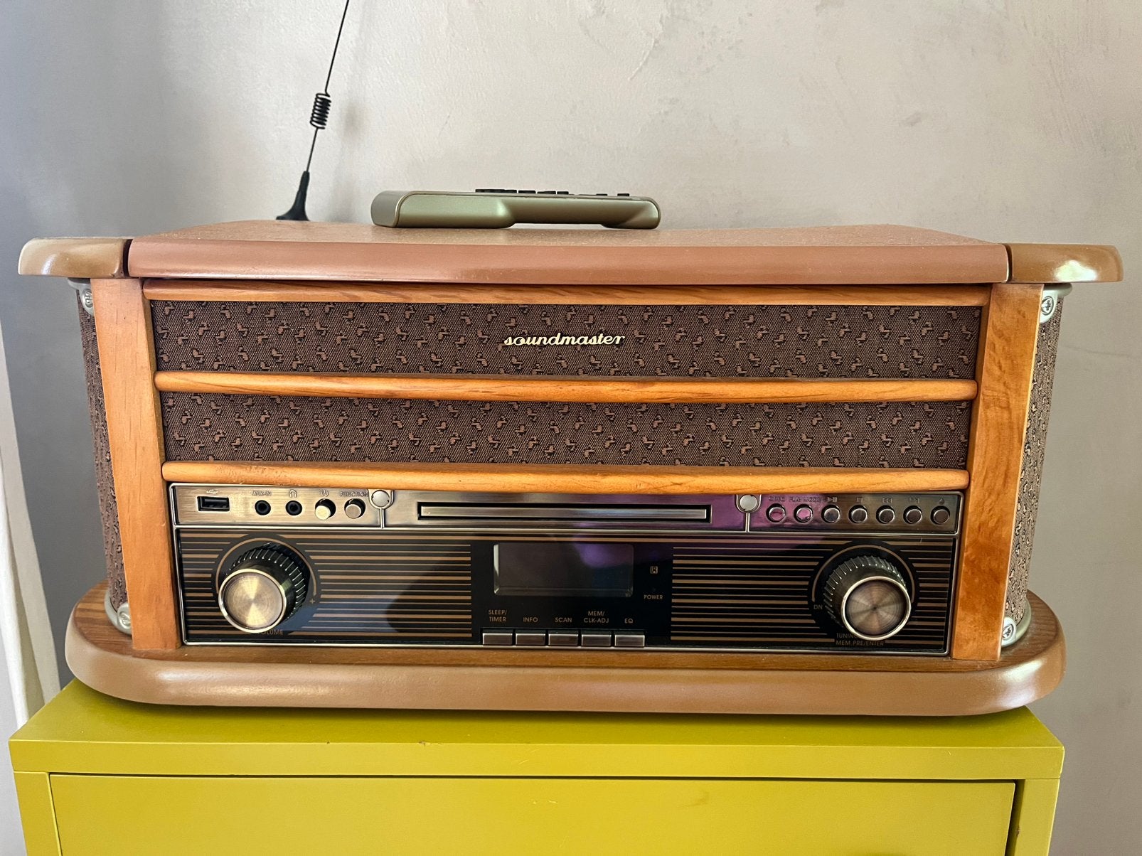 Sountmaster, platenspeler, radio, cassette etc in 1, Ophalen, Zo goed als nieuw
