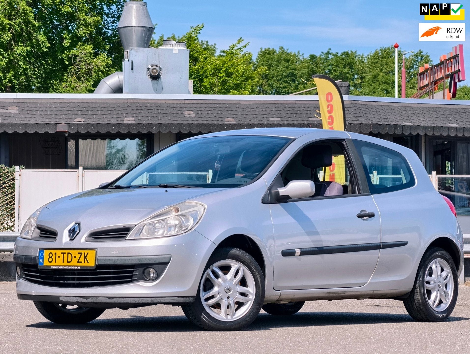 Renault Clio 1.6-16V Privilège // AUTOMAAT / AIRCO, Auto's, Gebruikt, 4 cilinders, Origineel Nederlands, 112 pk