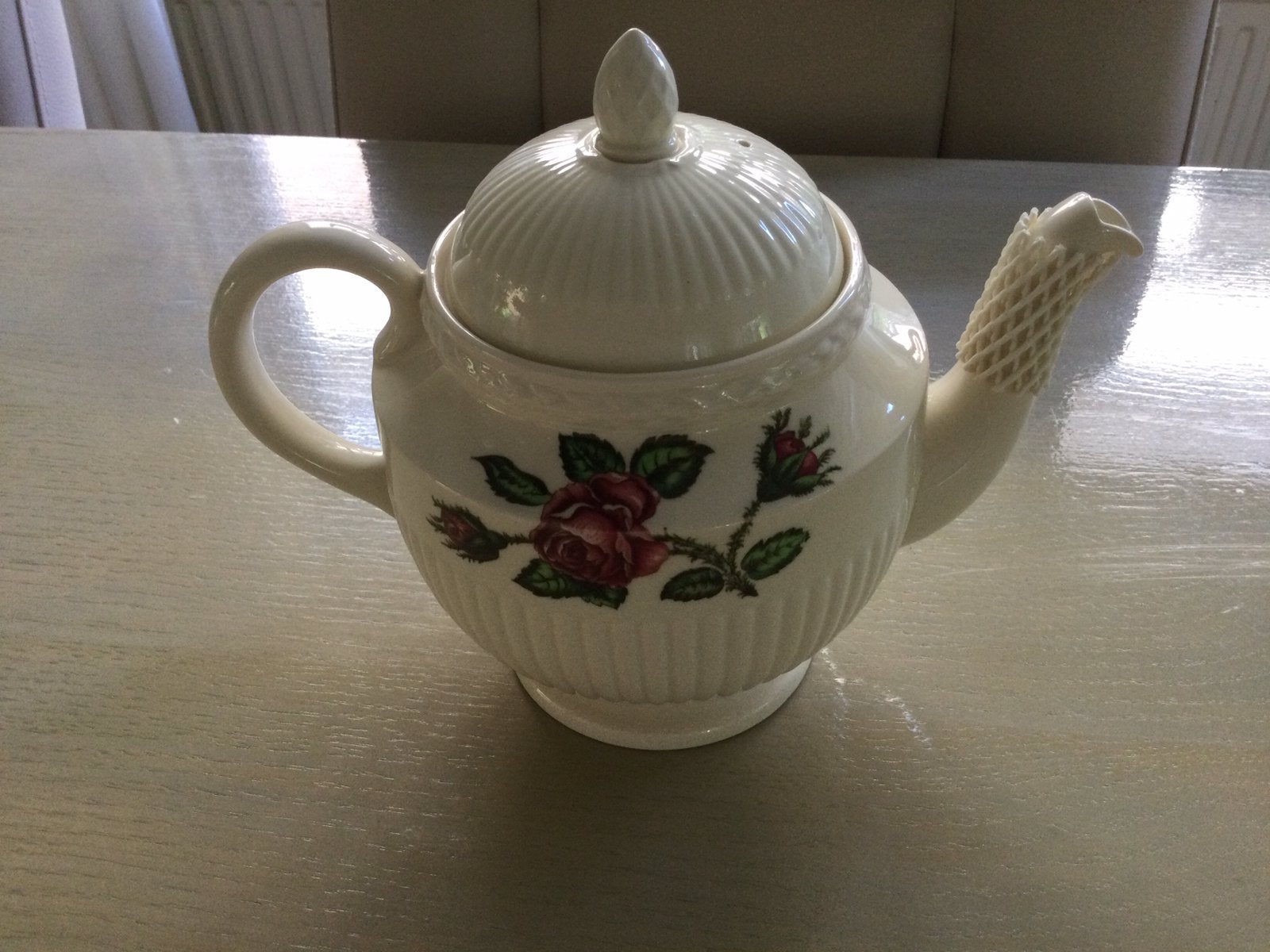 Wedgwood Moss rose theepot ca 0,7ltr als nieuw, Ophalen of Verzenden