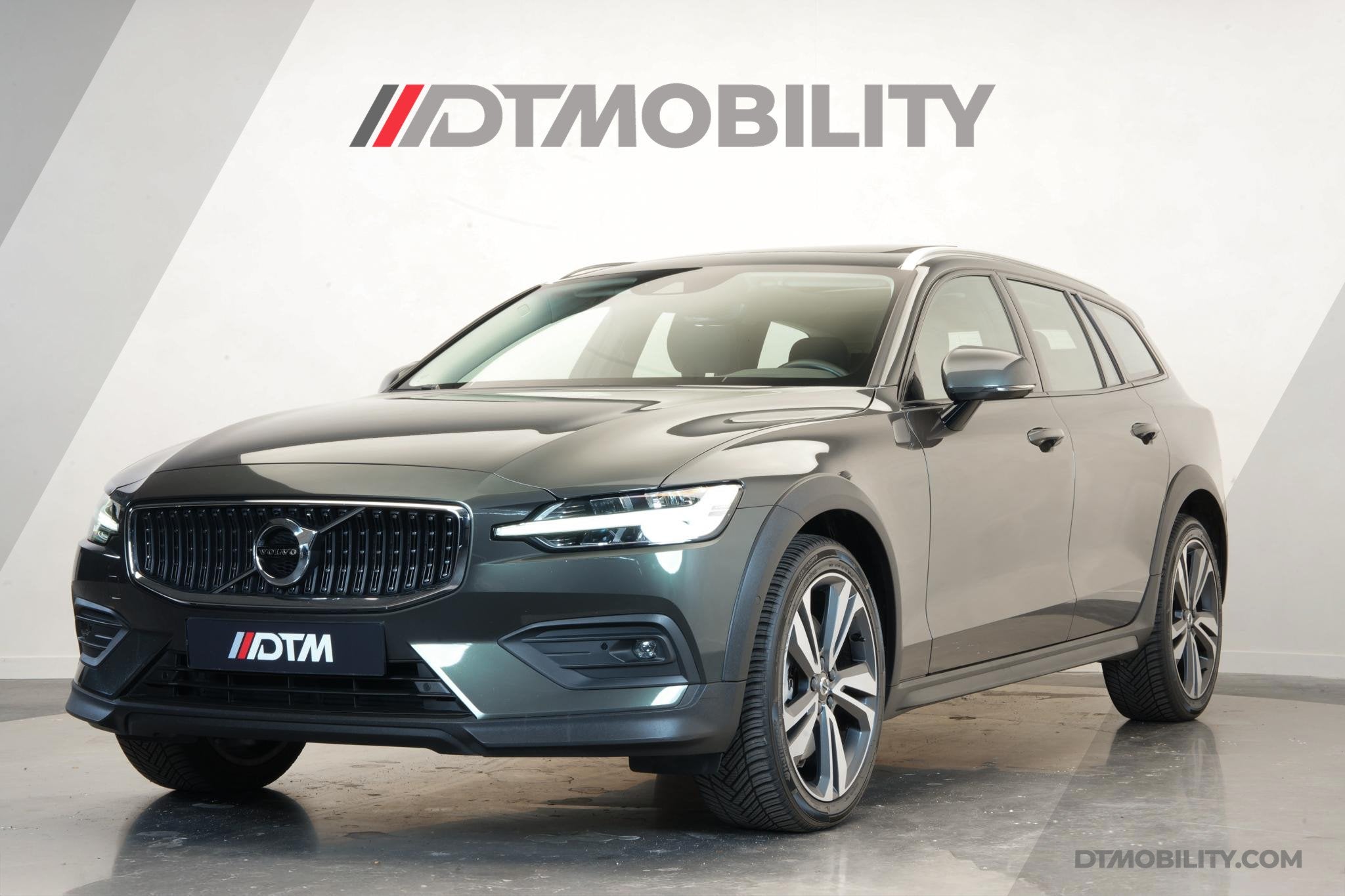 Volvo V60 Cross Country 2.0 B5 AWD Pro | Harman / Kardon | P, Auto's, Euro 6, 4 cilinders, 1969 cc, Vierwielaandrijving
