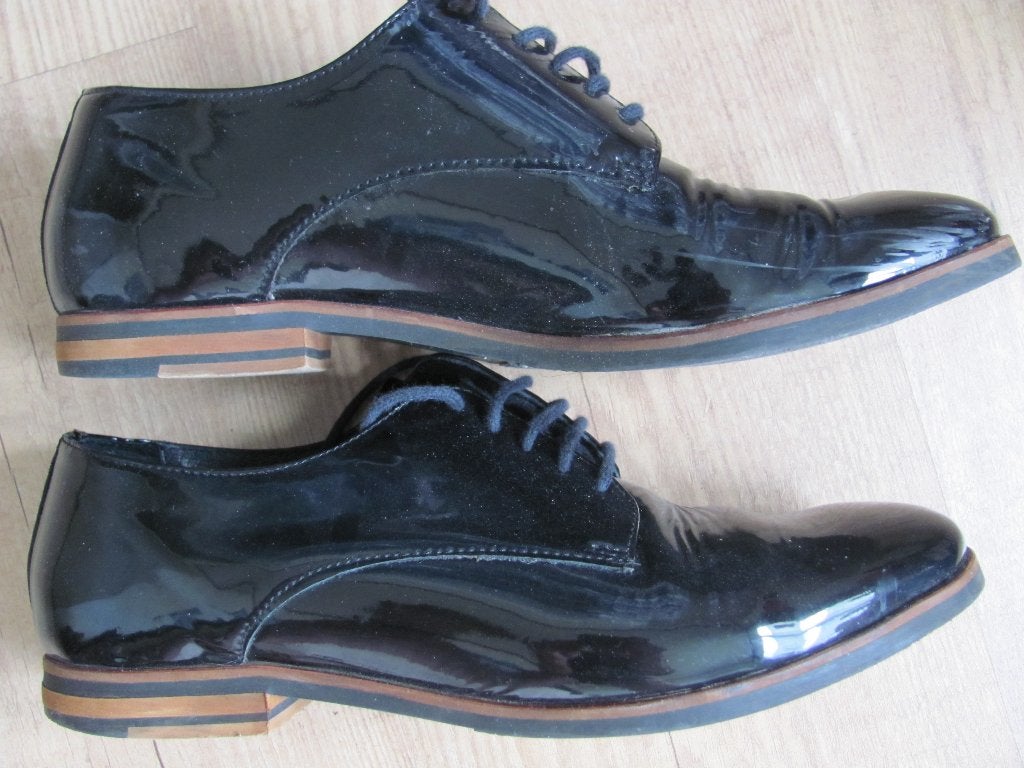 Zwarte dames lakschoenen, Ophalen of Verzenden, Zo goed als nieuw, Zwart