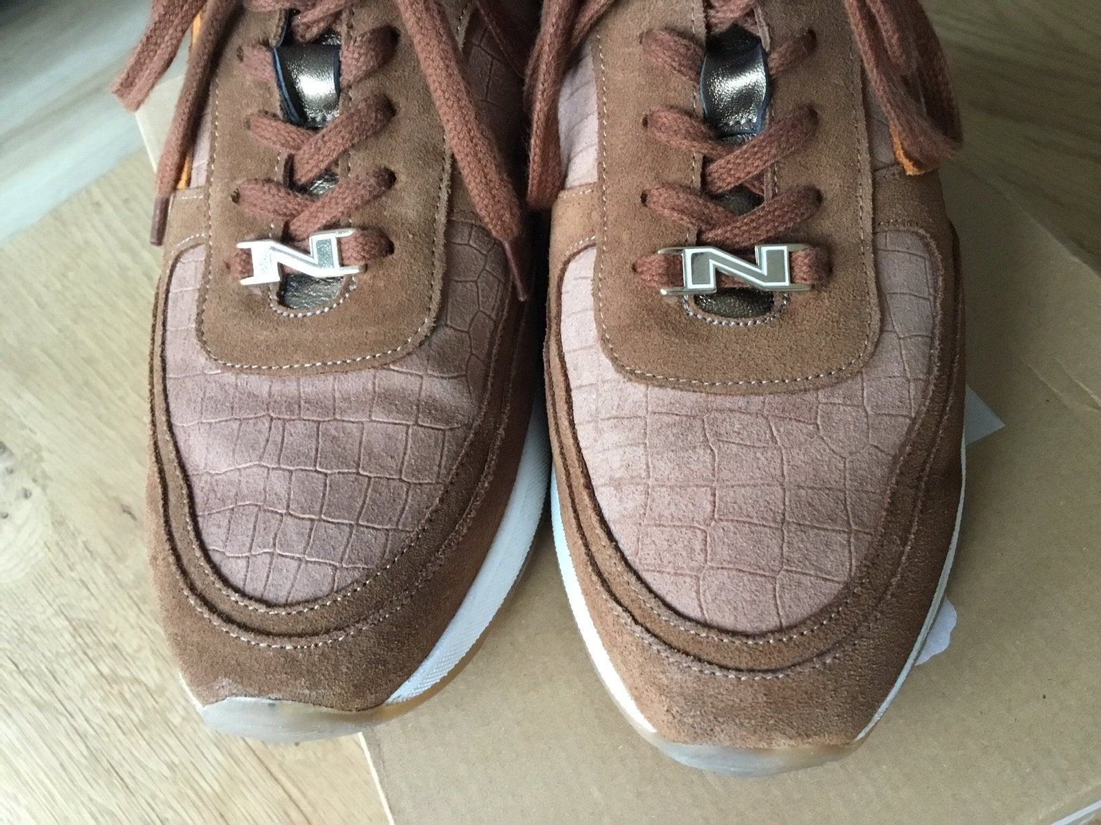 Nieuwstaat sneakers NB maat 41, Kleding | Dames, Ophalen of Verzenden, Zo goed als nieuw, Sneakers of Gympen