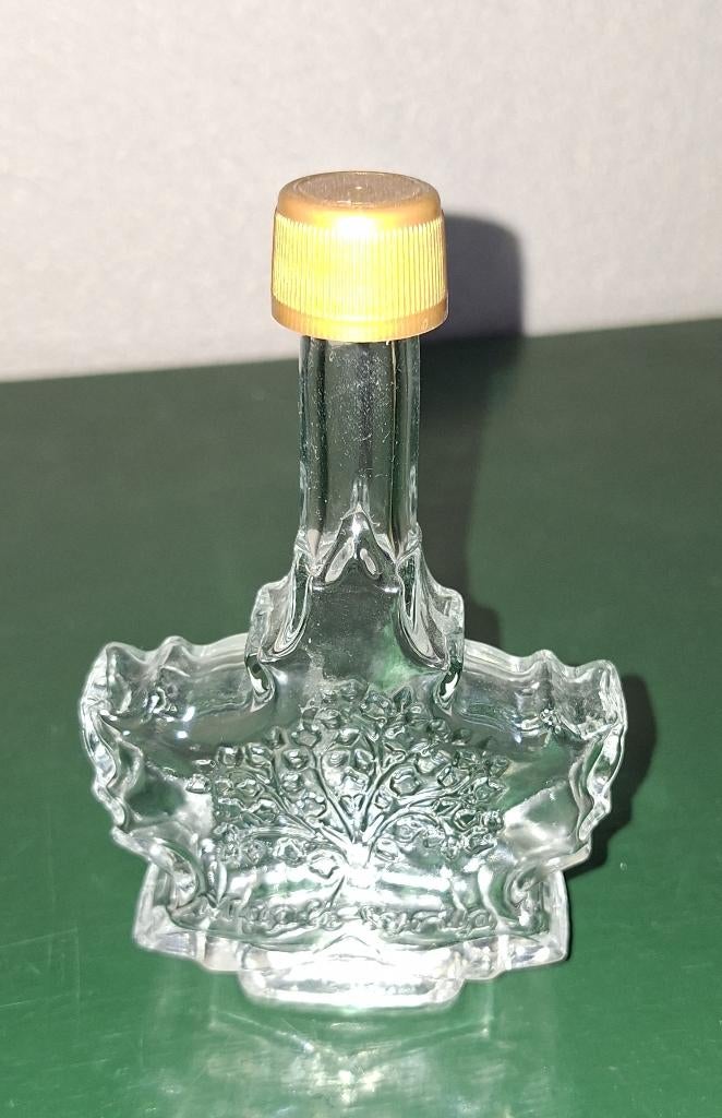Flesje uit Canada, Maple Leaf, was gevuld met maple sirup, Ophalen of Verzenden, Gebruikt, Overige typen