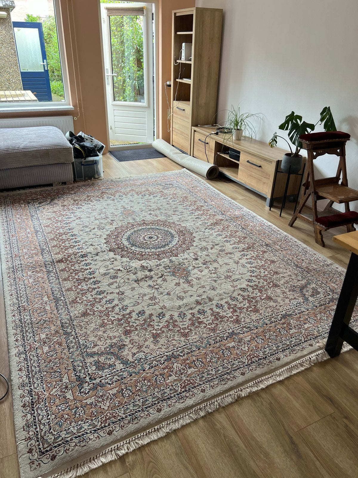 Groot vloerkleed 240x340cm, Ophalen, Zo goed als nieuw, 200 cm of meer, Crème
