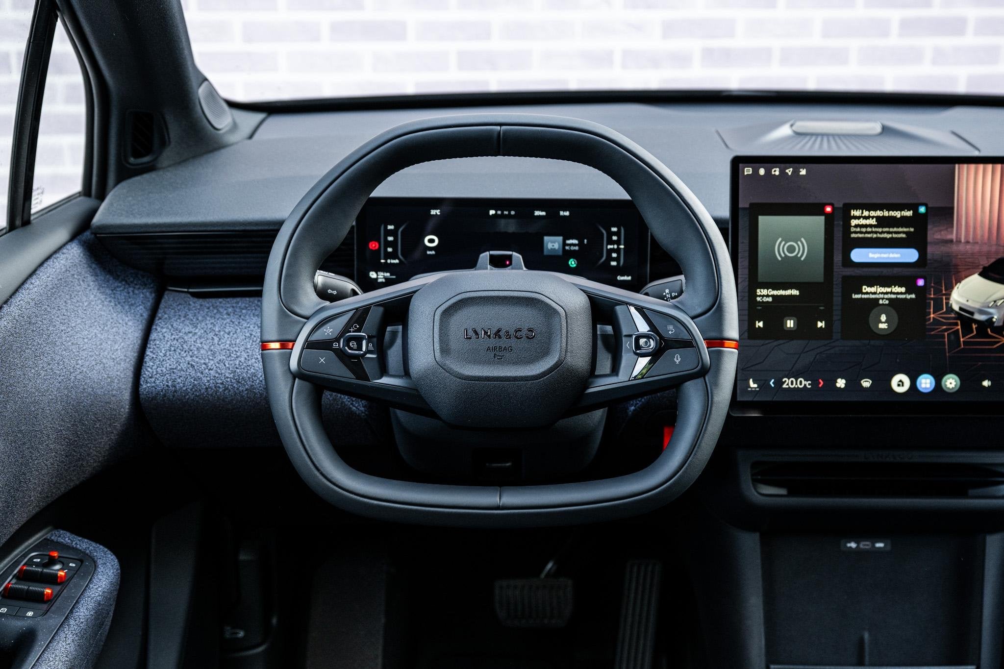 Lynk & Co 02 Business Edition 66 kWh | Apple Carplay/Android, Auto's, Automaat, Dealer onderhouden, Achterwielaandrijving, Automatische klimaatregeling