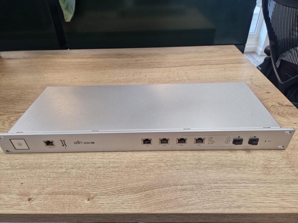 Ubiquiti UniFi Security Gateway Pro 4 (USG-PRO-4), Ophalen, Gebruikt, Router