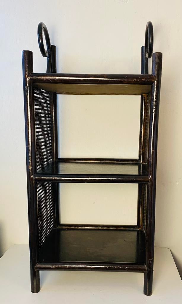 Manou / rotan jaren 80 nachtkastje / kleine kast, Huis en Inrichting, Slaapkamer | Nachtkastjes, Gebruikt, Minder dan 45 cm, Onbekend