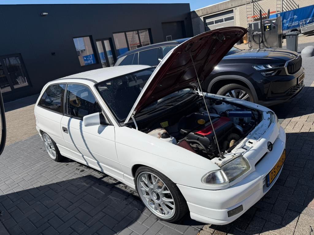 Opel Astra 2.0T saab swap uniek sleeper, Auto's, Opel, Voorwielaandrijving, 455 kg, 31 €/maand, 4 cilinders
