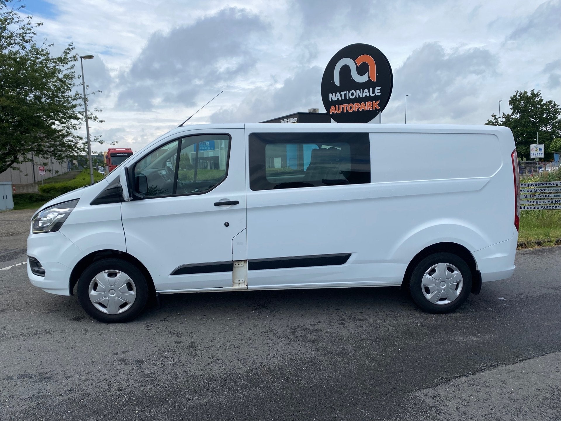 Ford Transit Custom 2018 * 320 2.0 TDCI L2H1 Trend DC * AIRC, Voorwielaandrijving, 15 km/l, Euro 6, 4 cilinders