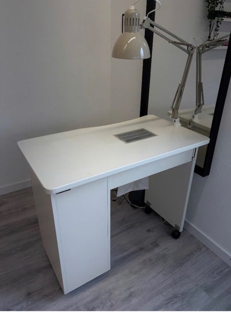 Nageltafel, Ophalen, Gebruikt, Wit, Handen en Nagels
