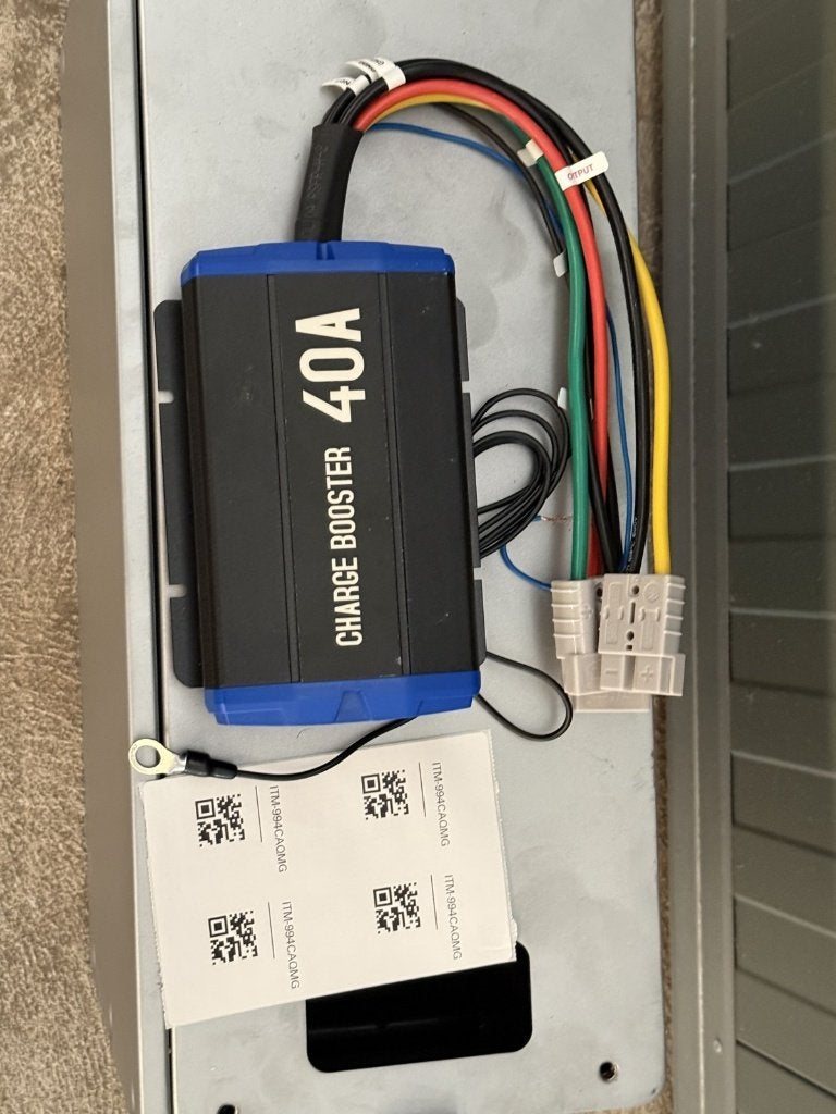 DC-DC Charge Booster 12V 40A met Solar, Nieuw, Ophalen of Verzenden, Guaestus Trading, Sales@guaestus.com