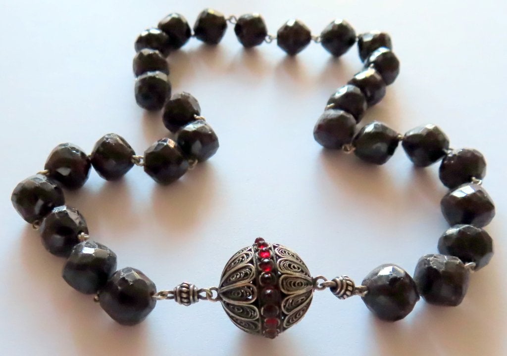 Koopje! Antieke granaten ketting/groot bolslot,geregen  incl, Verzenden, Zilver, Ketting