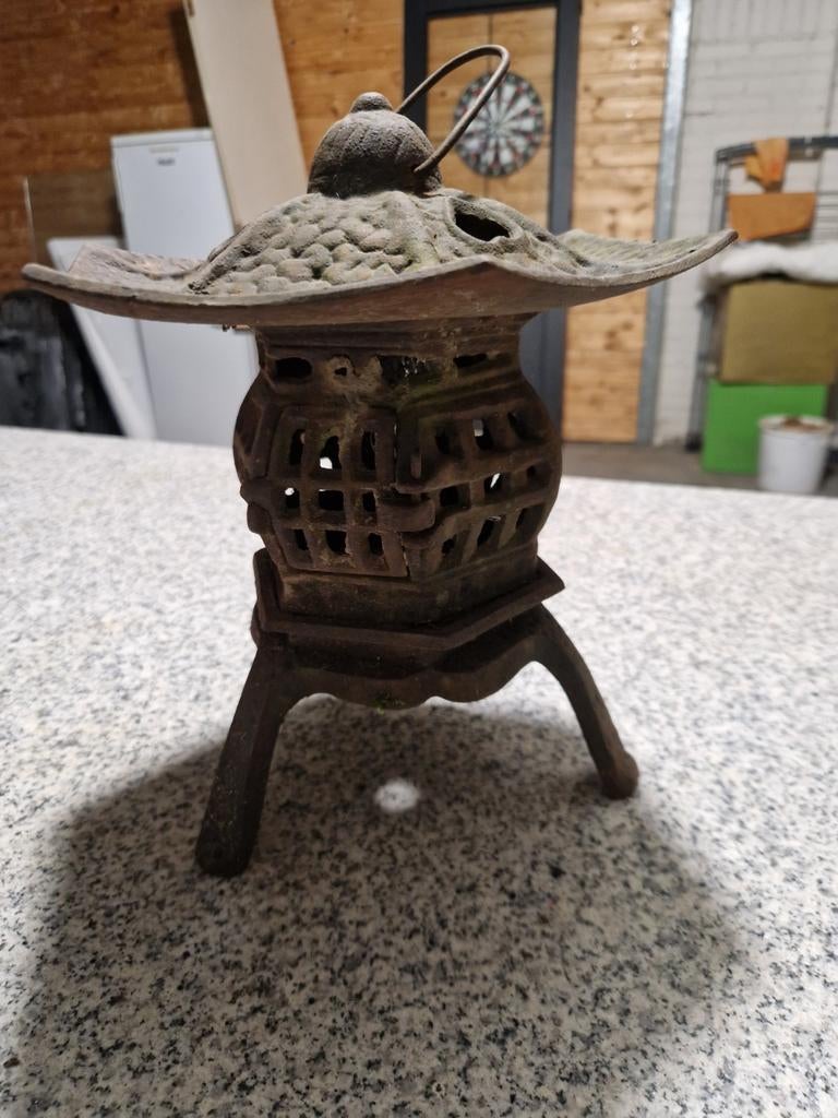 Antieke Japanse gietijzeren lantaarn - Pagode stijl, Antiek en Kunst, Ophalen of Verzenden