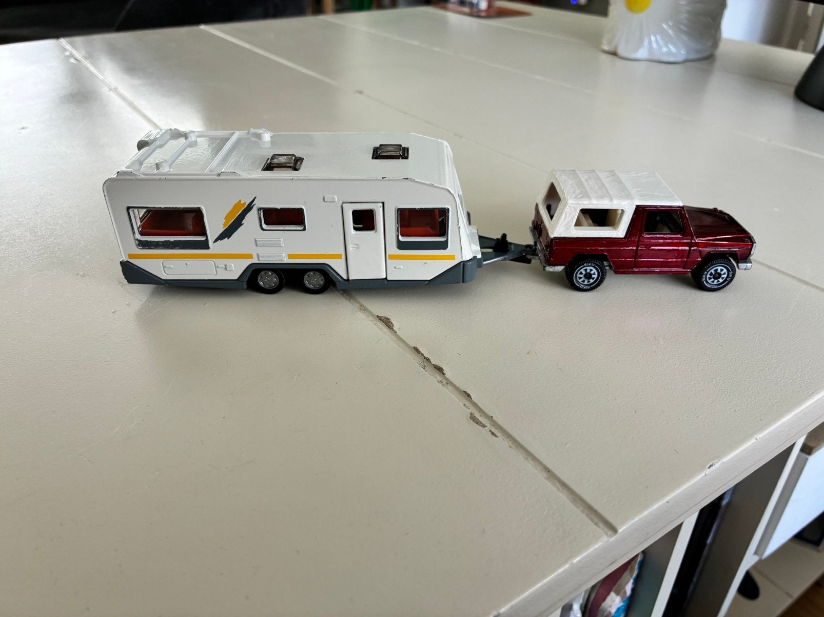 Siku Mercedes 280 GE met caravan, Ophalen of Verzenden, Zo goed als nieuw, Auto