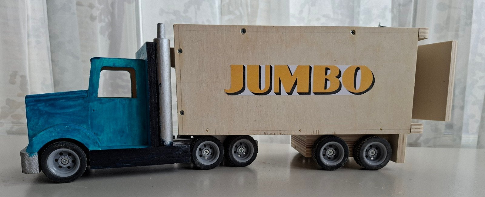 Jumbo vrachtwagen, Ophalen, Nieuw