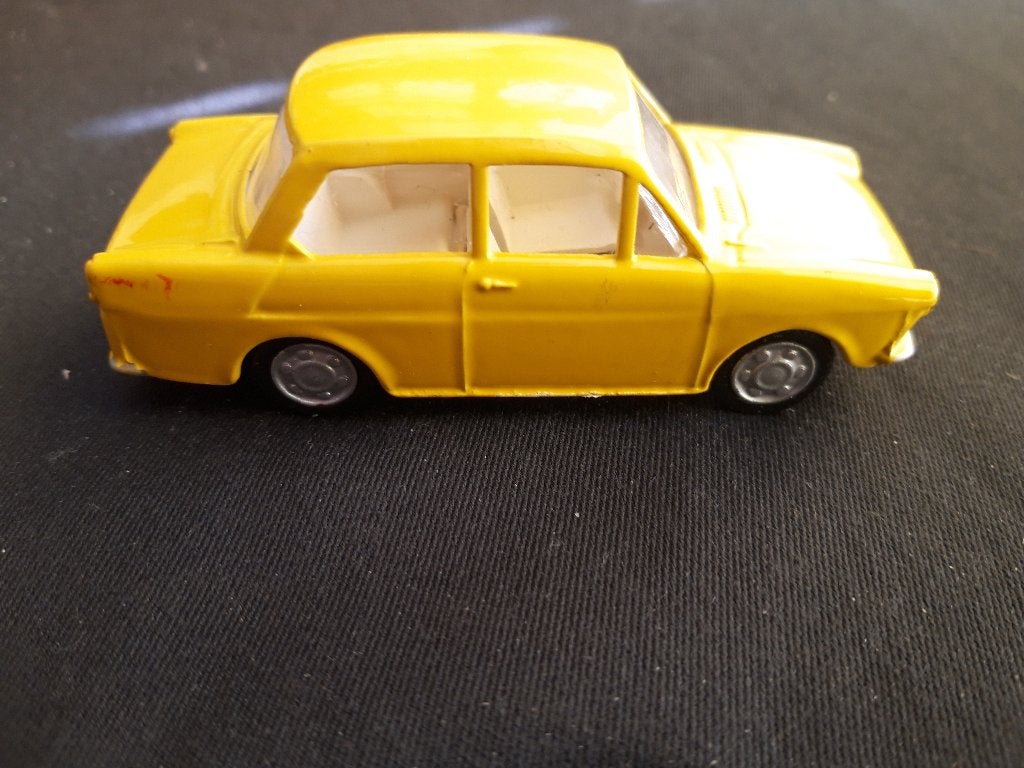 Daf 33 Sedan geel Lion Car 1:43, Hobby en Vrije tijd, Modelauto's | 1:43, Ophalen of Verzenden, Zo goed als nieuw, Auto, Overige merken