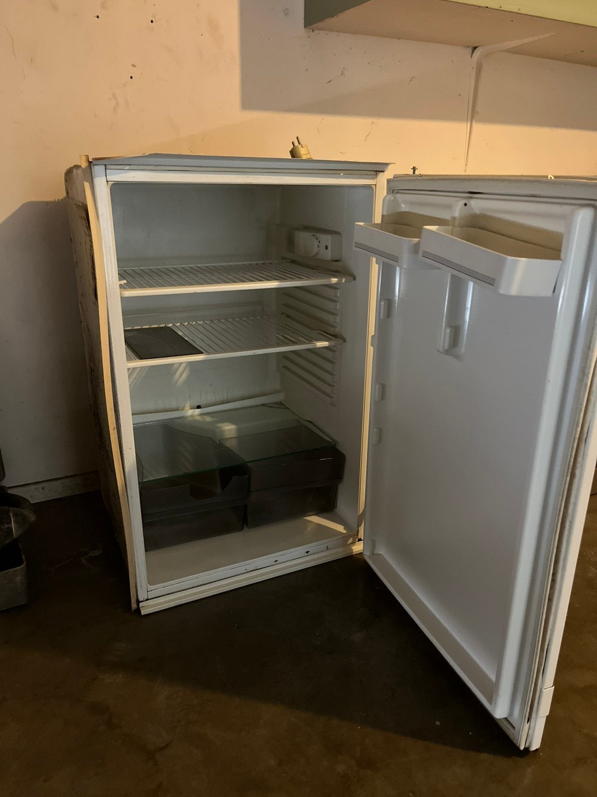 Veel gebruikte tafelmodel koelkast – werkt goed, Ophalen, Minder dan 85 cm, Minder dan 75 liter, Zonder vriesvak
