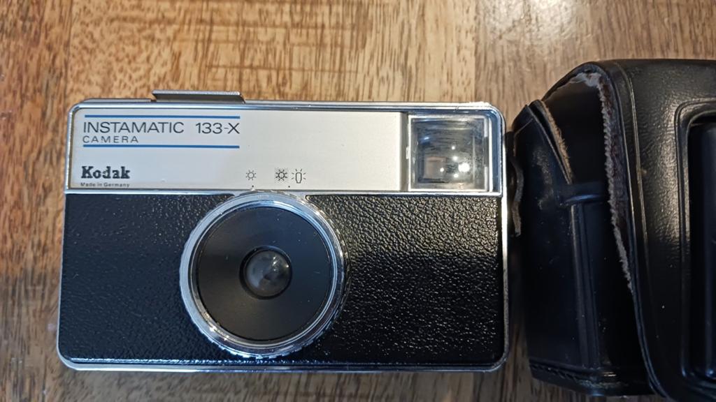 Kodak Instamatic 133-X Camera met hoesje, Ophalen of Verzenden, Gebruikt, Compact, Kodak