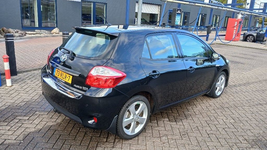 Toyota Auris 1.8 Full Hybrid 2011-       IN PRIJSVERLAAGD!!!, Auto's, Dealer onderhouden, Stof, 4 cilinders, Zwart