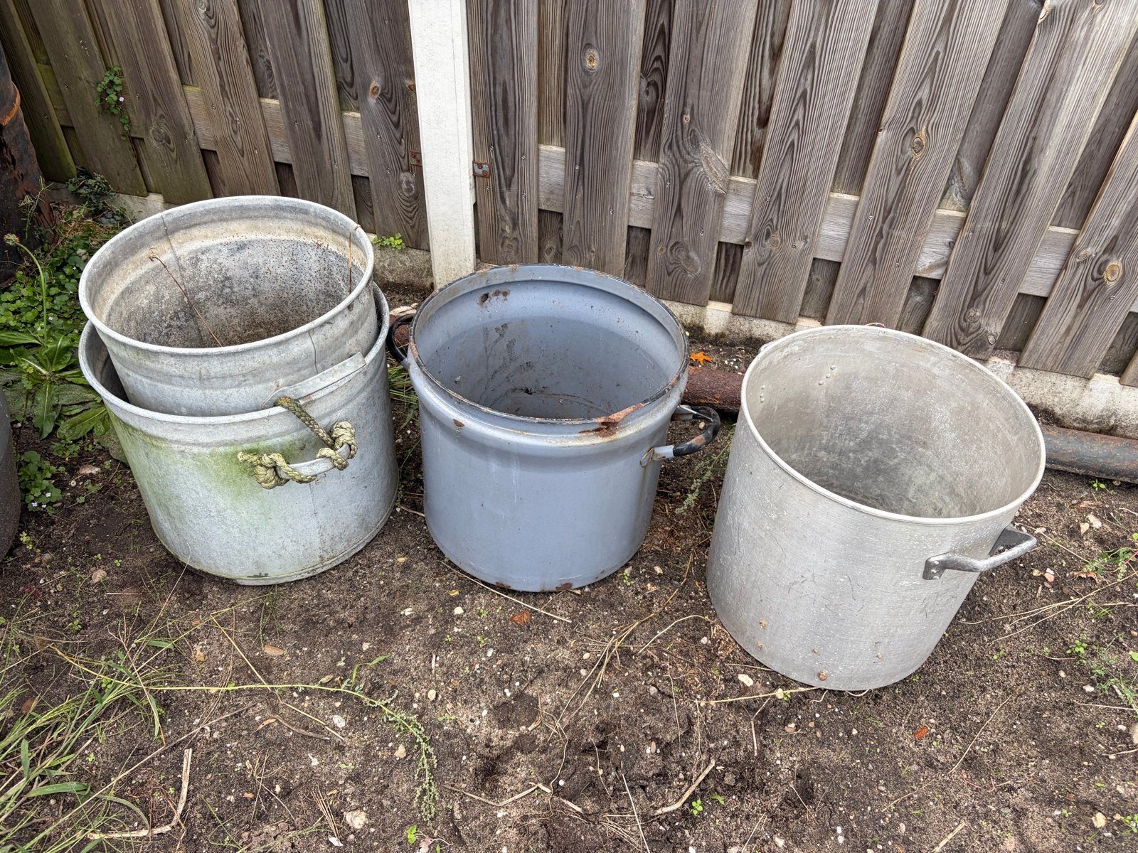 Diverse metalen zinken emmers en potten, Ophalen, Gebruikt, Aluminium, Met handgreep