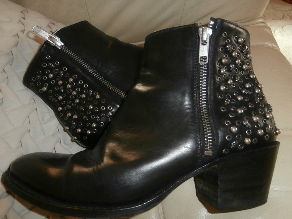 Sendra zwarte halfhoge laarzen mt.37 met doodshoofd studs, Ophalen, Sendra, Zwart, Lage of Enkellaarzen