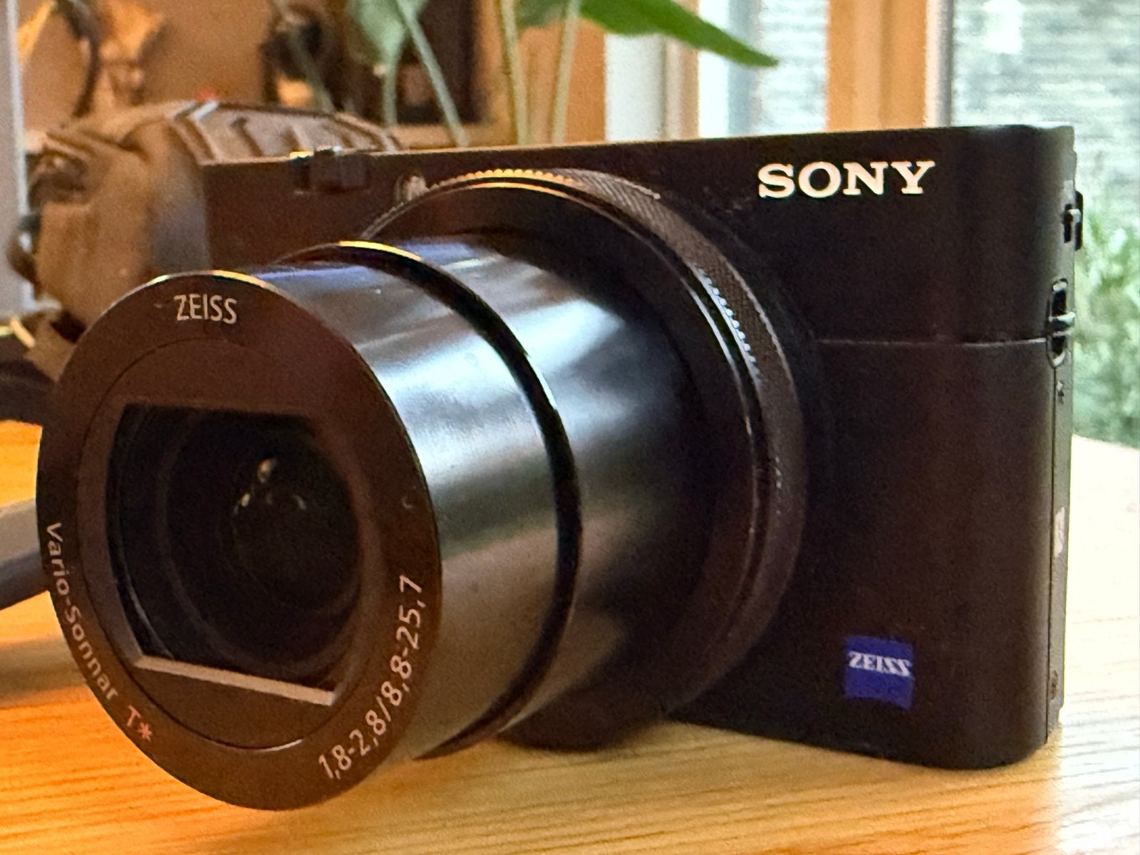 Sony RX100 VA camera inc. Peak Design handgreep en 3 accu's, Audio, Tv en Foto, Ophalen of Verzenden, Zo goed als nieuw, Compactcamera