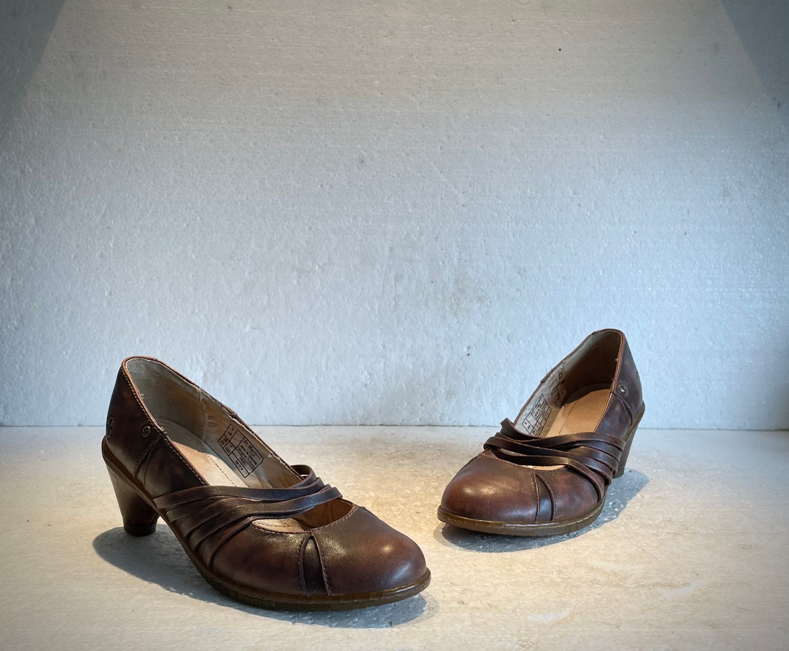 Dr. Martens schoenen met (lage) hakken pumps ‘used look‘ 38, Ophalen of Verzenden, Bruin, Schoenen met lage hakken