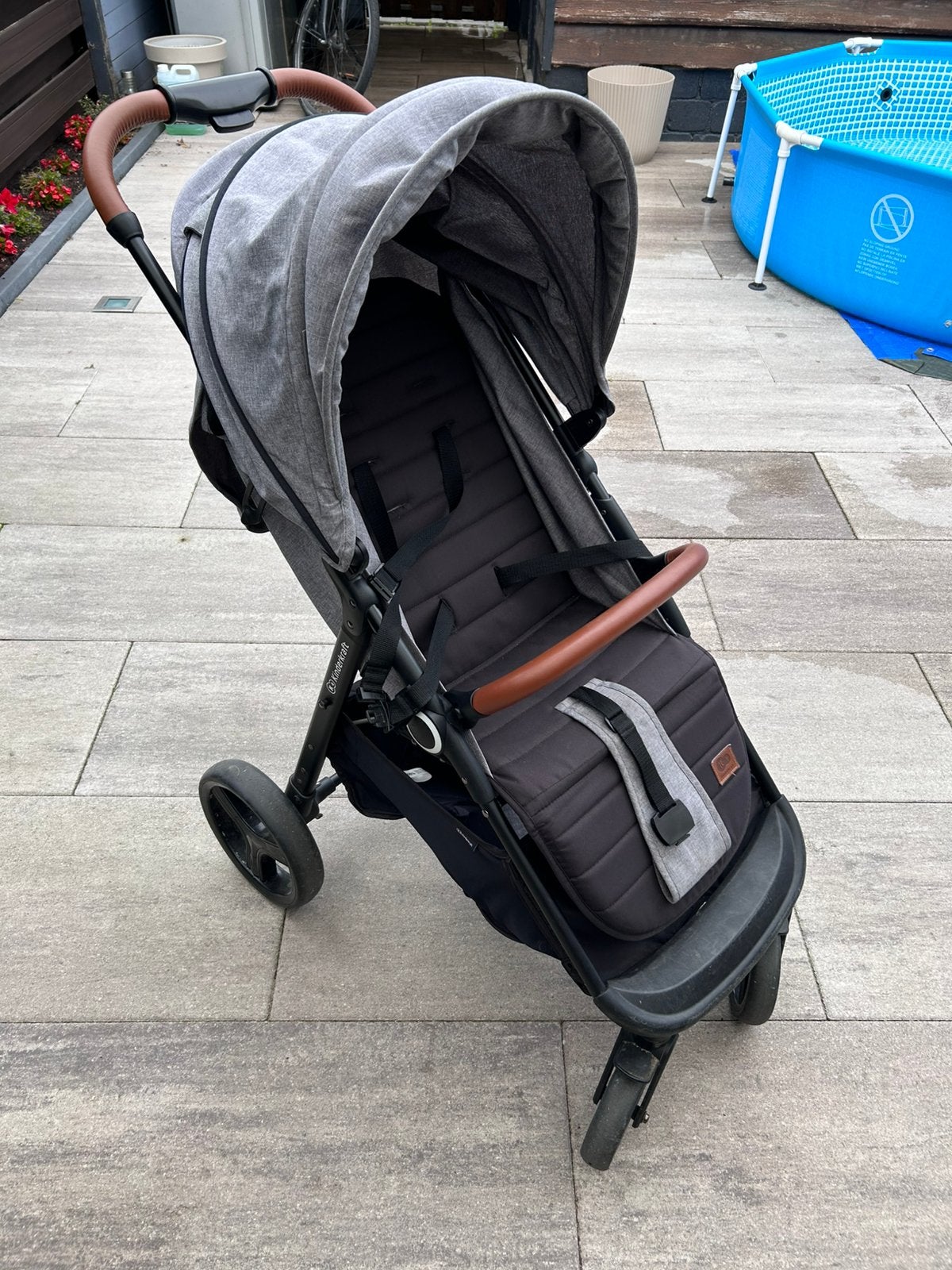 Grjis kinderwagen -Kinderkraft, Ophalen, Zo goed als nieuw