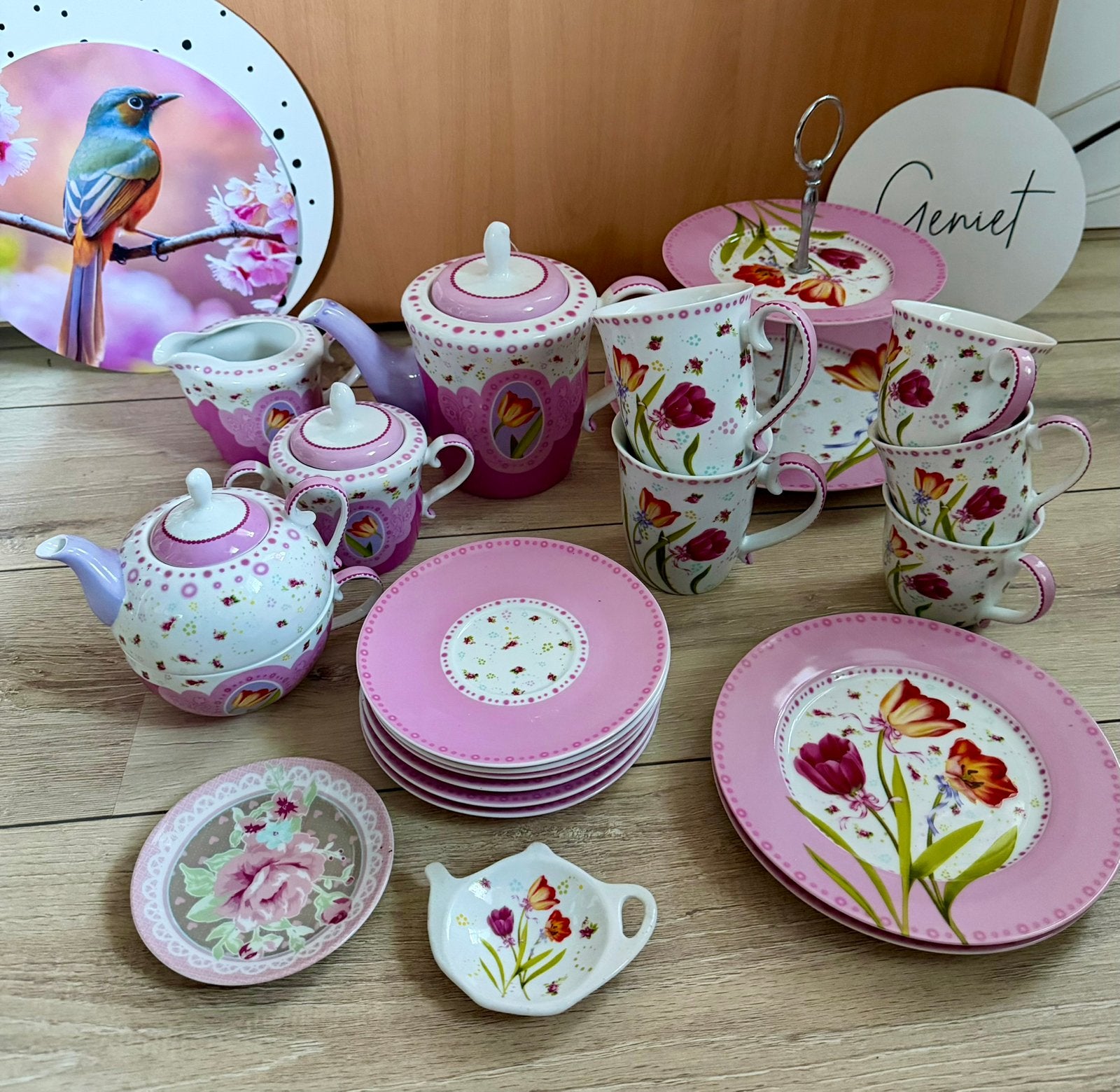 20 delig hightea servies, Ophalen of Verzenden, Overige stijlen
