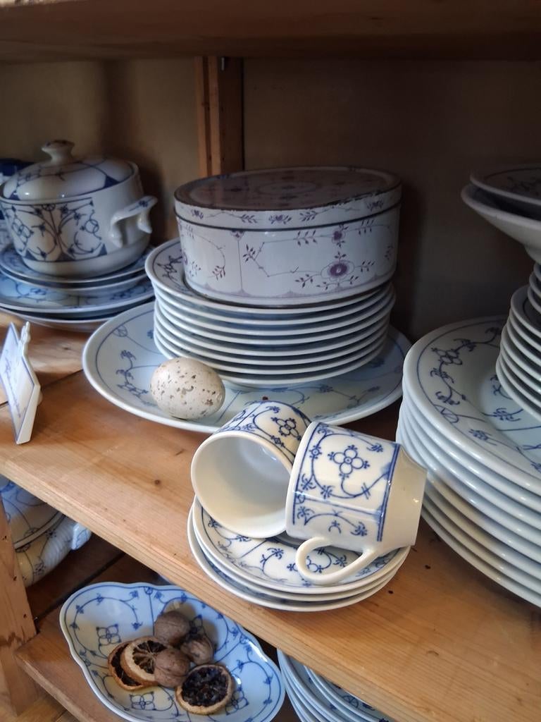 Lunchborden  kahla blau saks diameter  27 cm, Antiek en Kunst, Antiek | Servies compleet, Ophalen of Verzenden