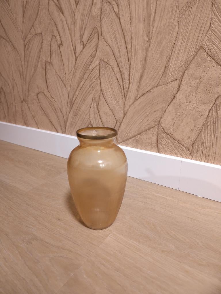 Glazen vaas – amberkleur met gouden rand, Huis en Inrichting, Woonaccessoires | Vazen, Ophalen, Overige kleuren, Minder dan 50 cm