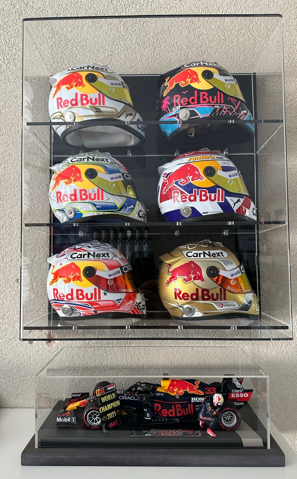 Complete Max Verstappen collectie – 6x 1:2 helm + RB16B 1:18, Ophalen, Zo goed als nieuw, Formule 1
