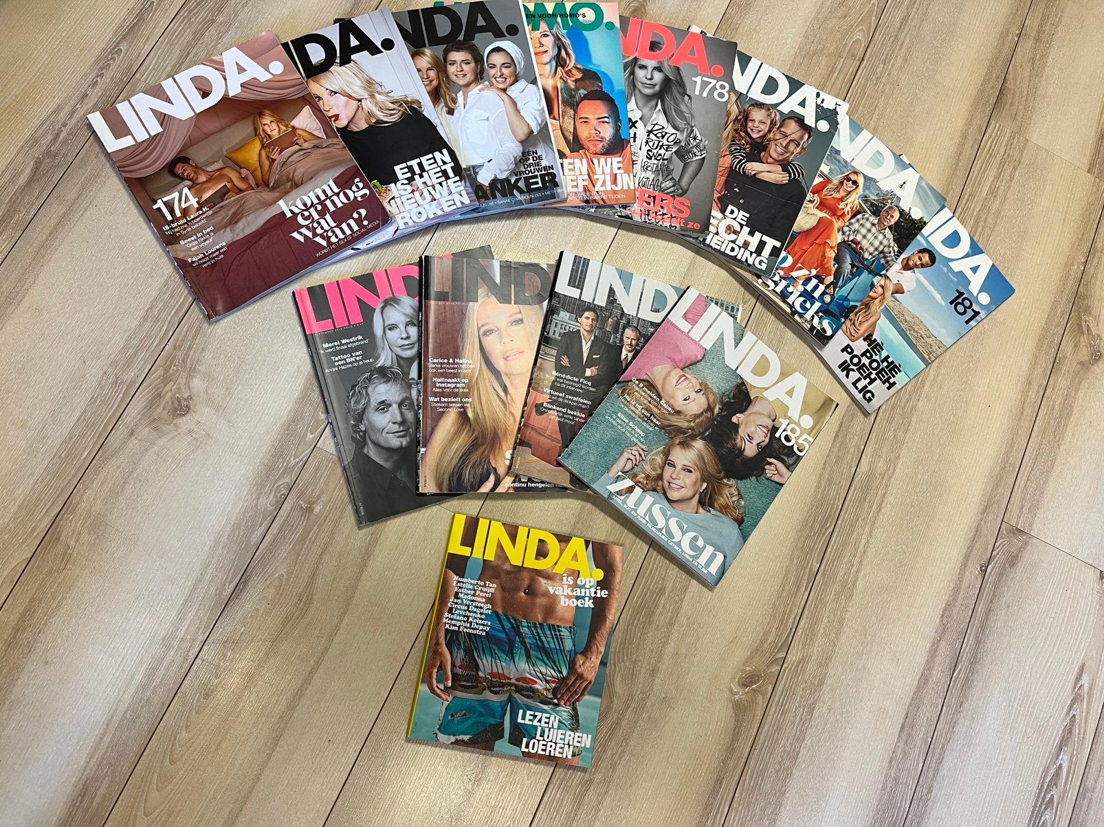 12 X Linda 2019 + vakantieboek, Ophalen of Verzenden, Gelezen, Damesbladen