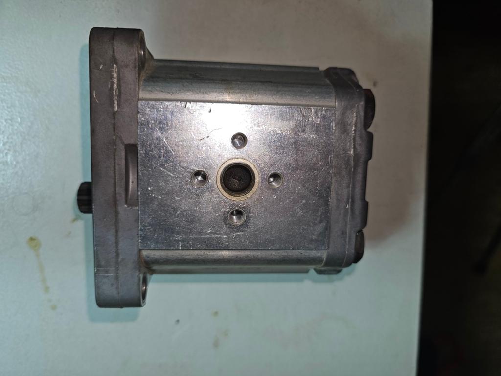 Nieuwe hydraulische pomp, Ophalen of Verzenden, Nieuw