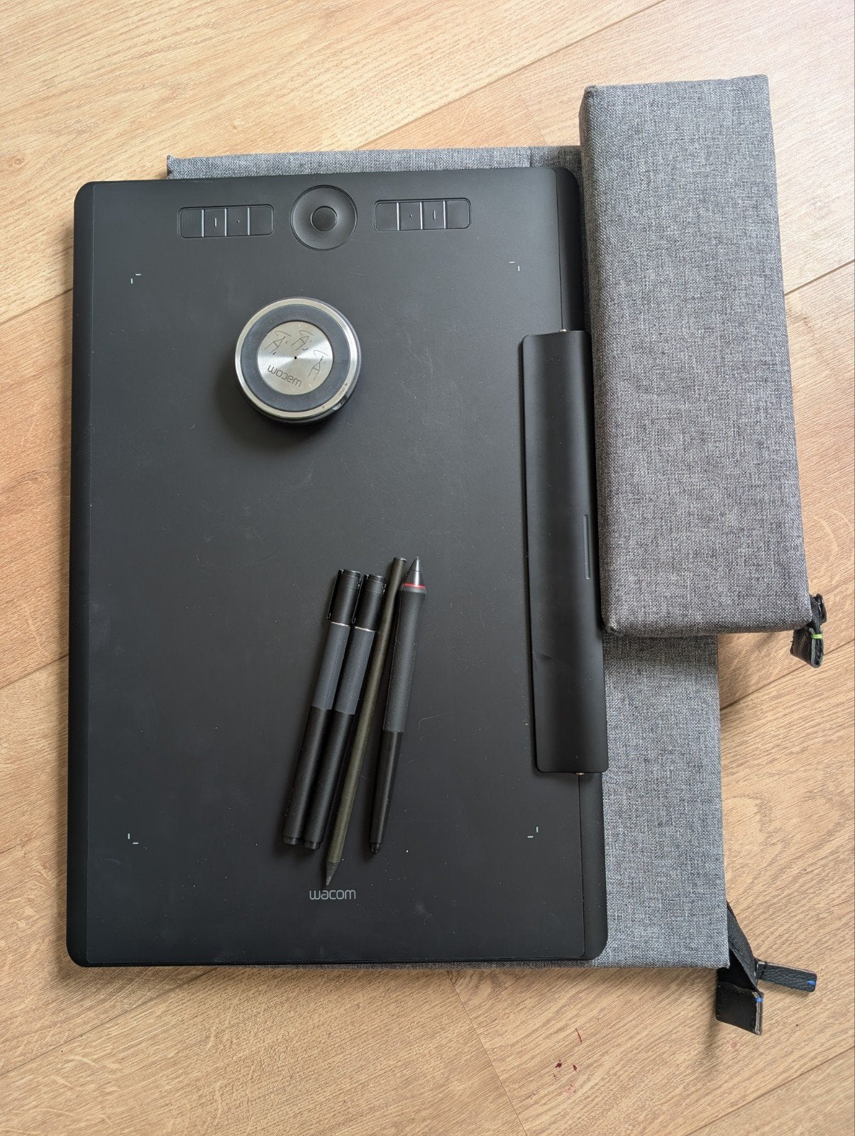 Wacom Intuos Pro Pen Tablet Large (PTH-860) met accessoires, Computers en Software, Tekentablets, Ophalen, Zo goed als nieuw, Wacom Intuos Pro