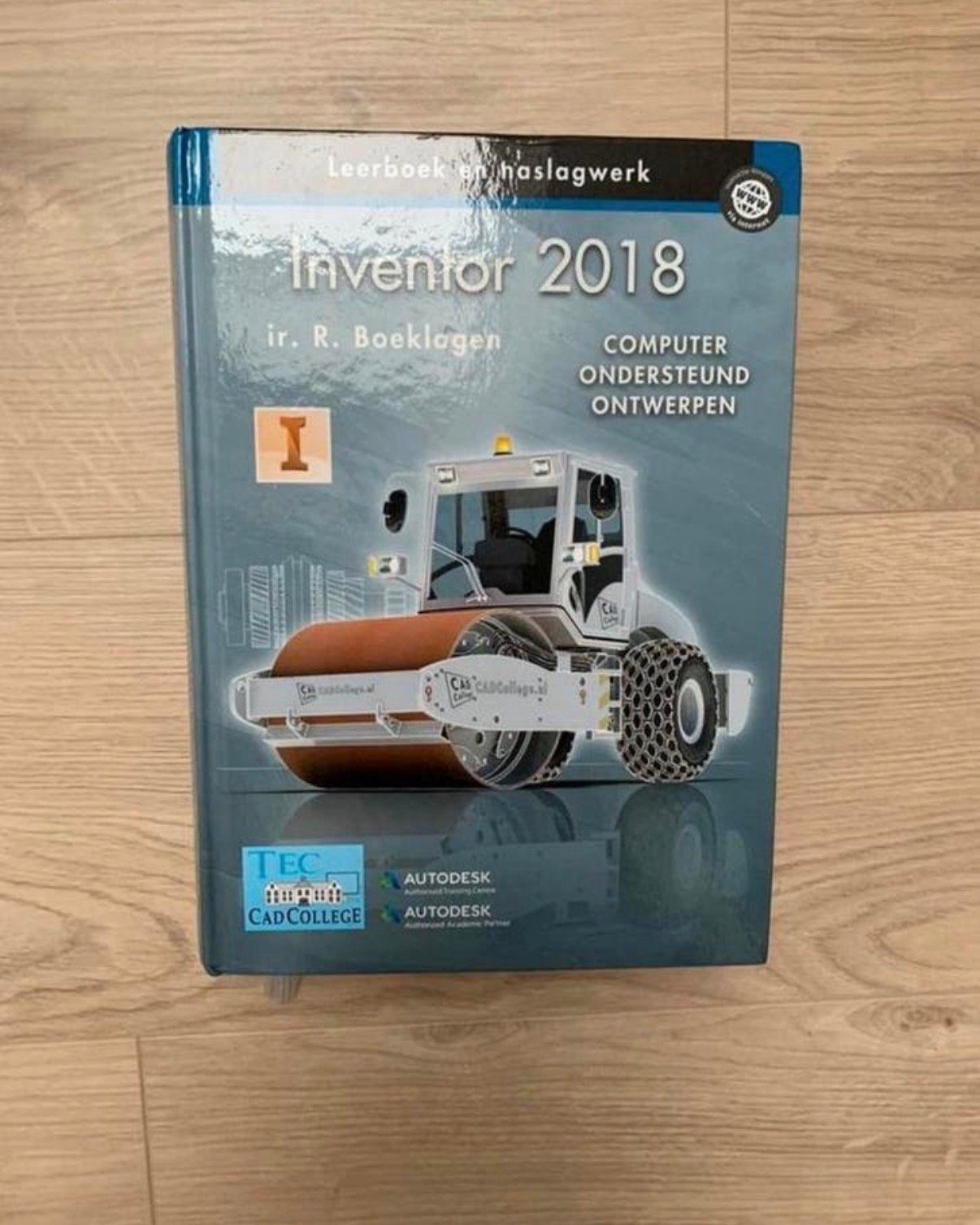 Studieboek inventor 2018 - Computer Ondersteund Ontwerpen, Boeken, Studieboeken en Cursussen, Zo goed als nieuw, WO, Beta, Ophalen of Verzenden