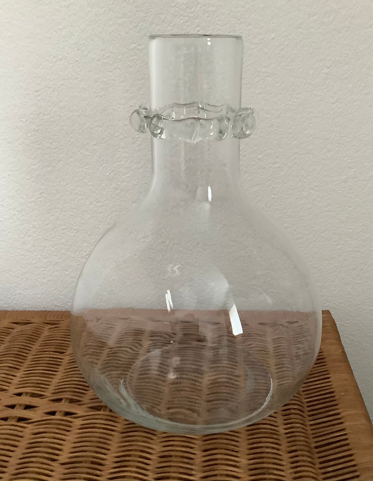 Glazen bolvaas met kraagje, Ophalen of Verzenden, Zo goed als nieuw, Glas, 31 cm